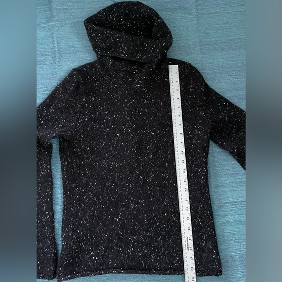 Express Sweater - Picture 4 of 6